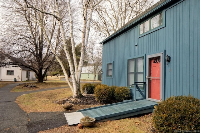 view of home's exterior