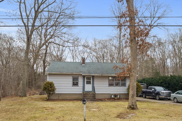 view of front of property with a front yard