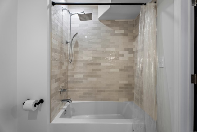 bathroom featuring shower / bath combo