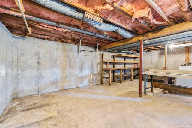 basement featuring washer / dryer