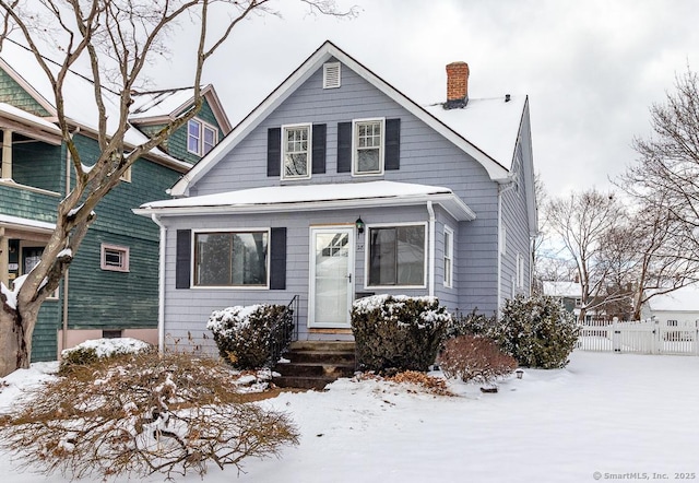 view of front of property