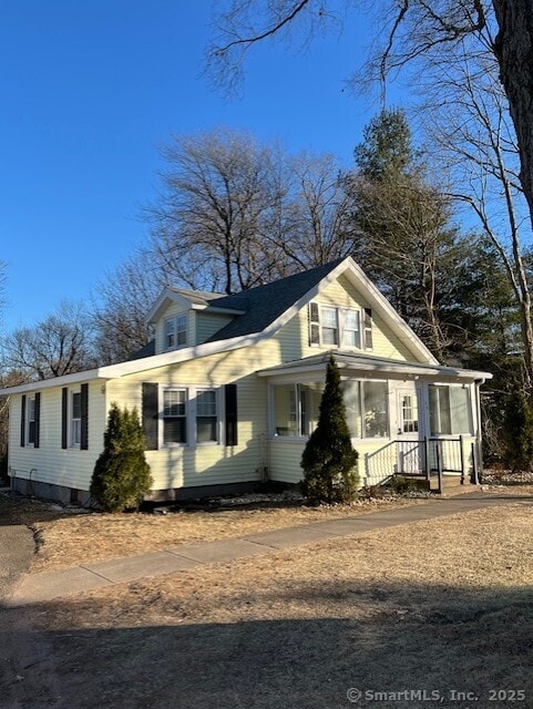 view of front of property