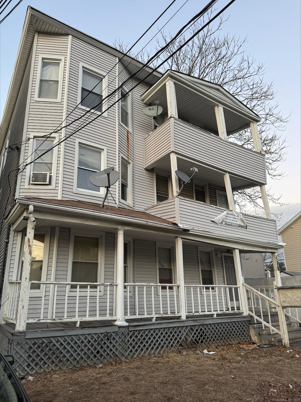 view of front of house with covered porch