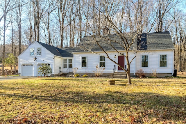 view of front of home featuring a front yard