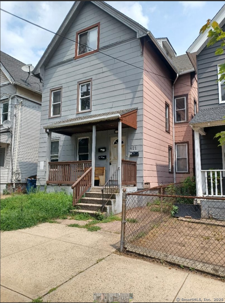 view of front of property with covered porch