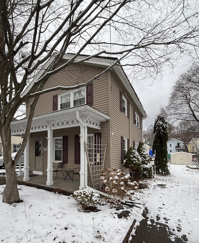 view of front of property featuring a porch