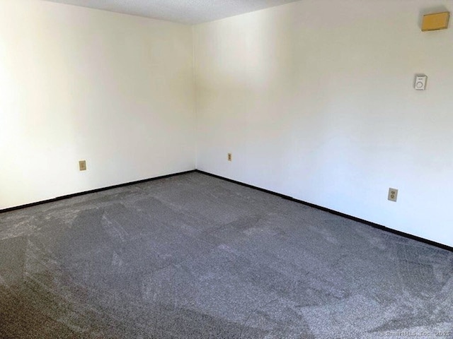 empty room with carpet