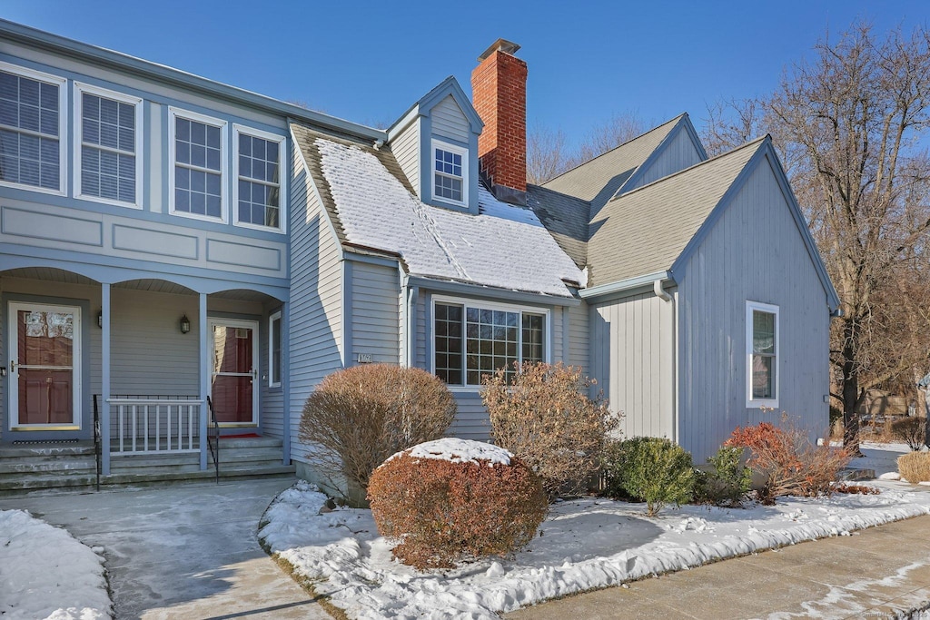 view of front of house featuring a porch