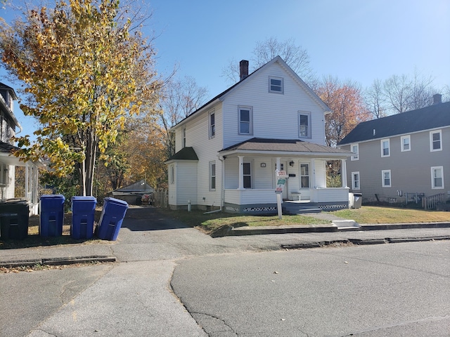 view of front of property featuring a porch