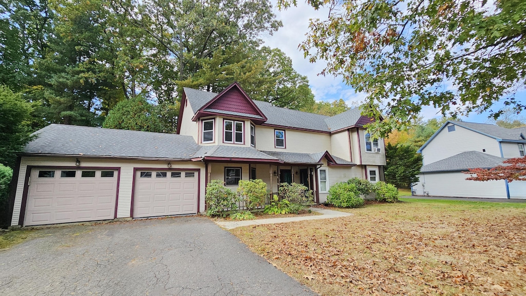 view of front facade with a garage