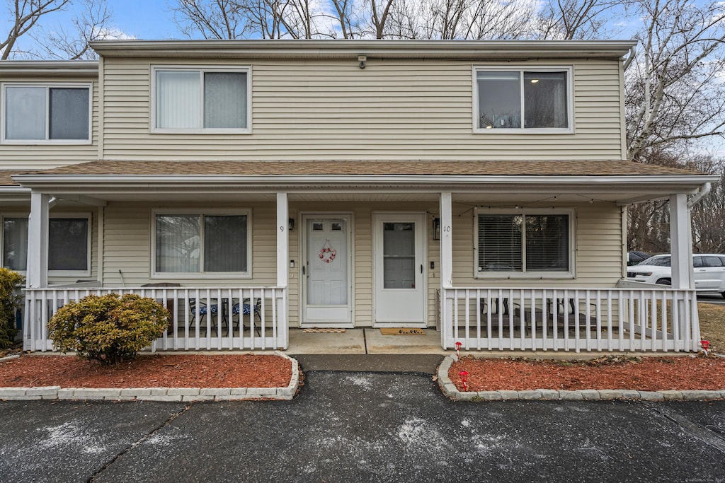 view of front of home featuring covered porch