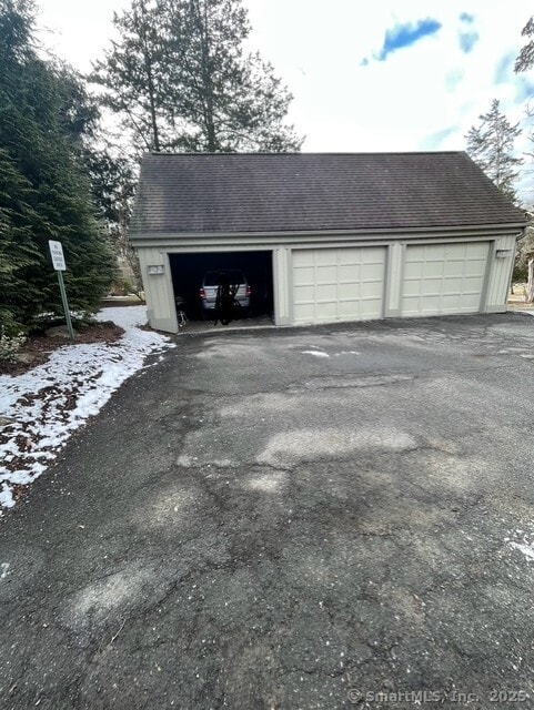 view of detached garage