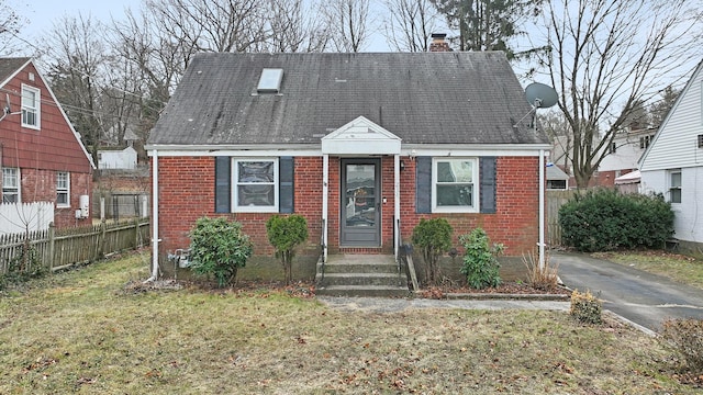 view of front of property with a front yard