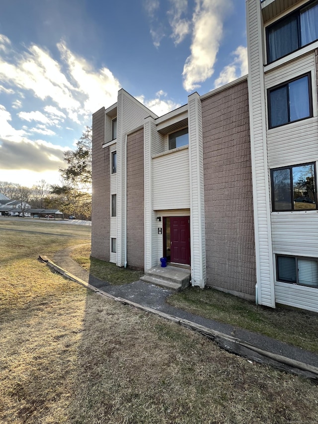 view of property exterior