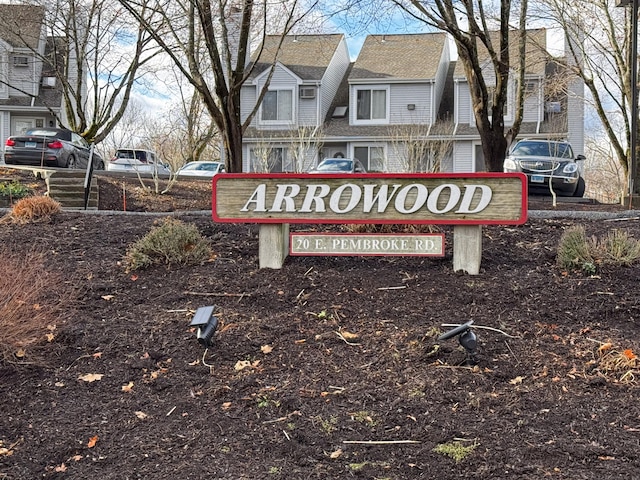 view of community / neighborhood sign