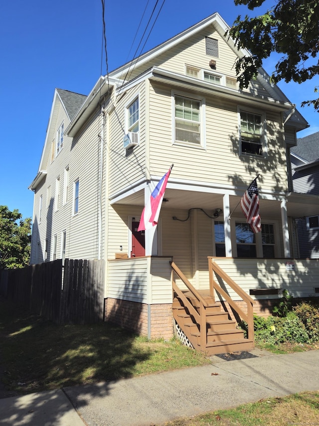 view of front facade with covered porch