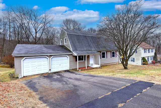 view of front facade featuring a garage