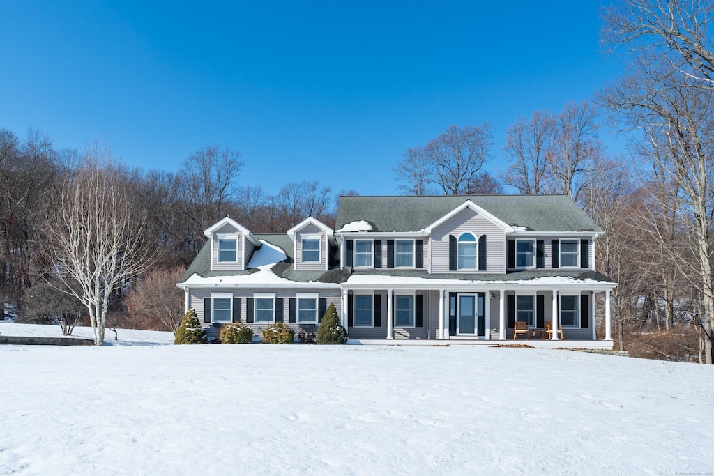 view of front of home featuring a porch