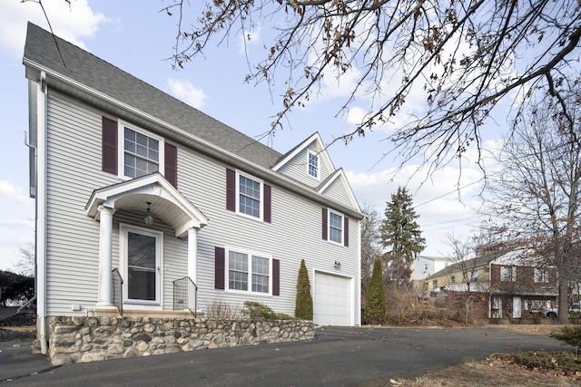 view of front facade featuring a garage