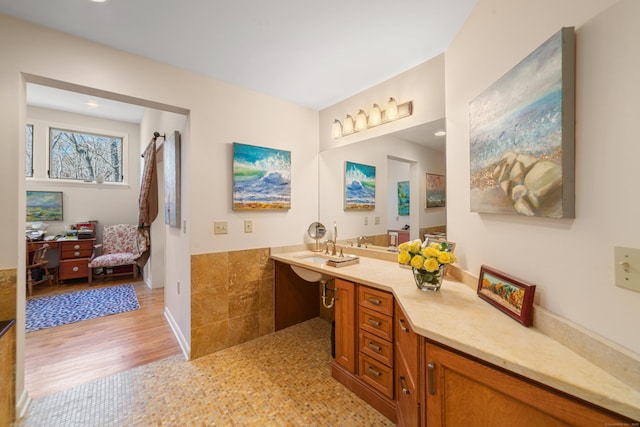 bathroom featuring sink