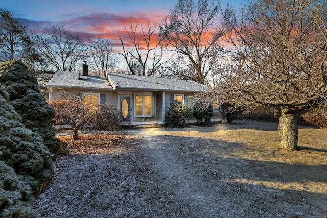 view of front of property