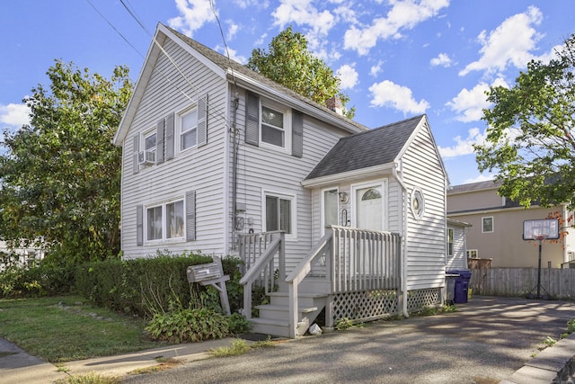 view of front of house