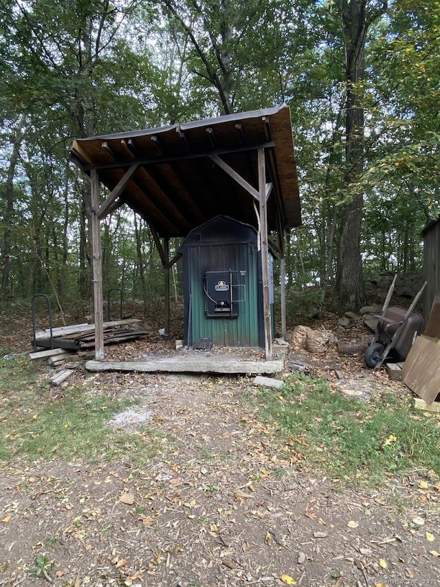 view of outbuilding