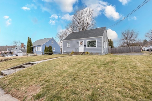 view of front of home featuring a front yard