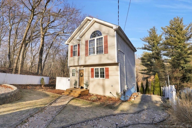 view of front property