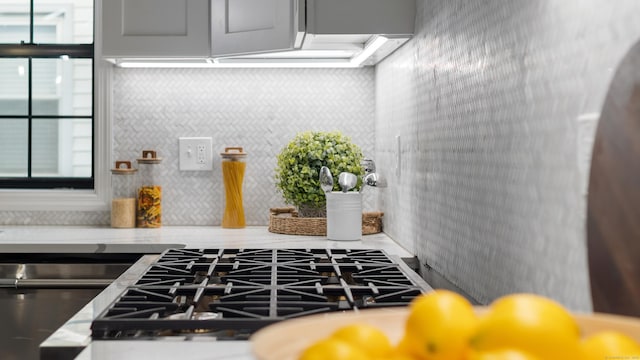 interior details featuring tasteful backsplash