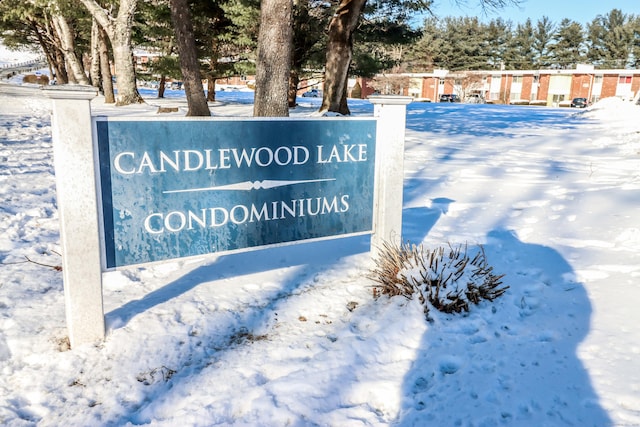 view of community / neighborhood sign