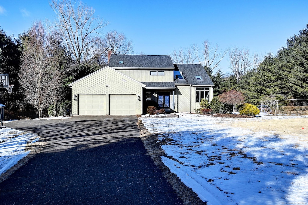 view of front facade with a garage