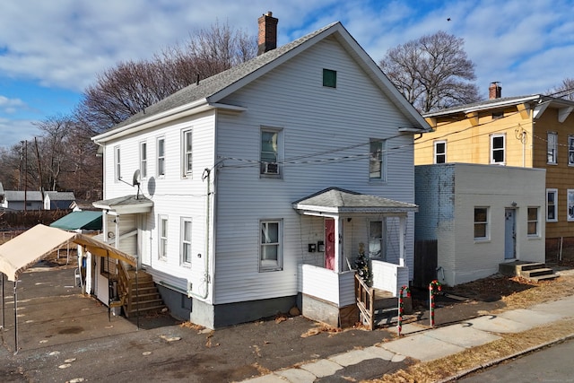 view of front of house