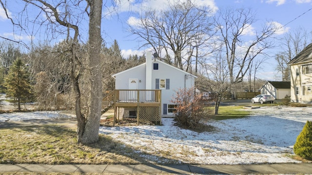 view of front of property featuring a deck