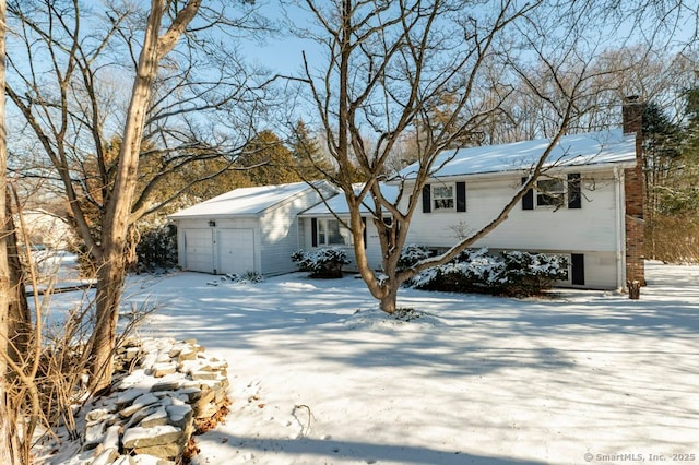 view of front facade with a garage