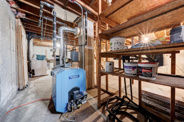 utility room with washer / clothes dryer