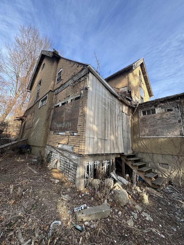 view of home's exterior