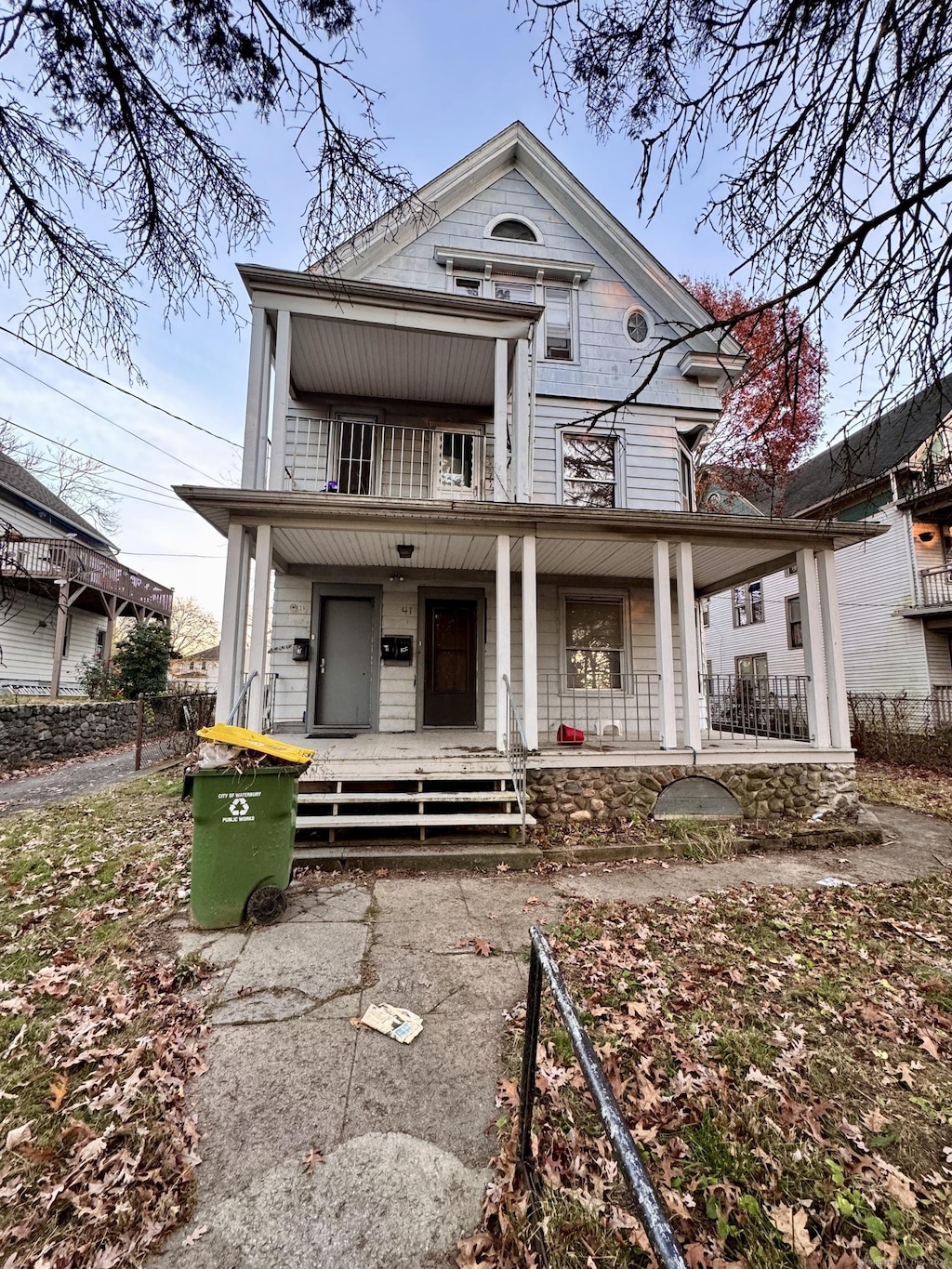 view of front of house with a porch