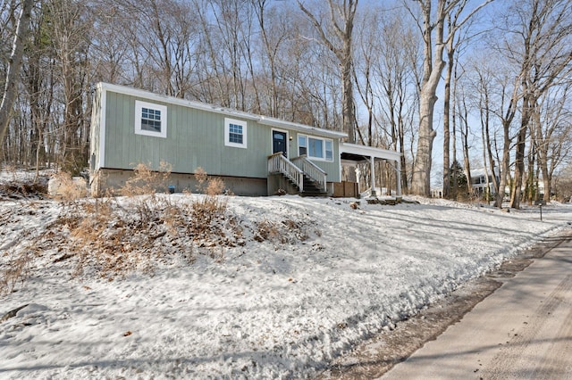 view of front of property