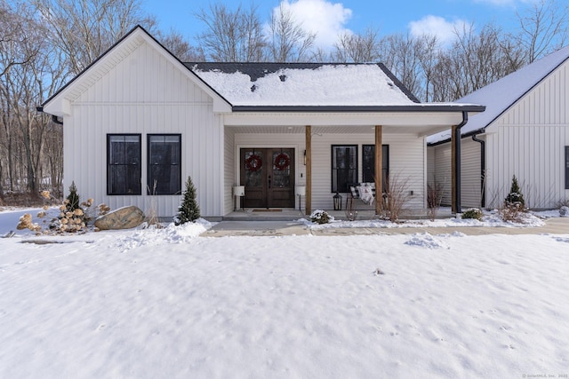 modern farmhouse with covered porch