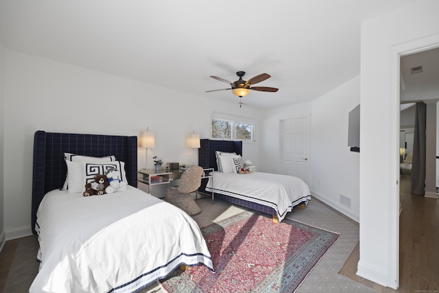 bedroom featuring ceiling fan