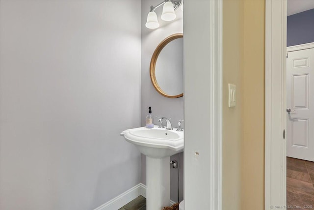 bathroom featuring sink