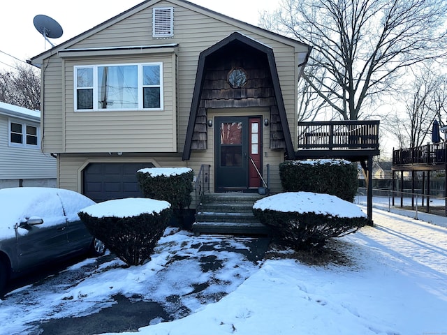 view of front of house featuring a garage