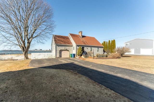 view of front of property with a front yard