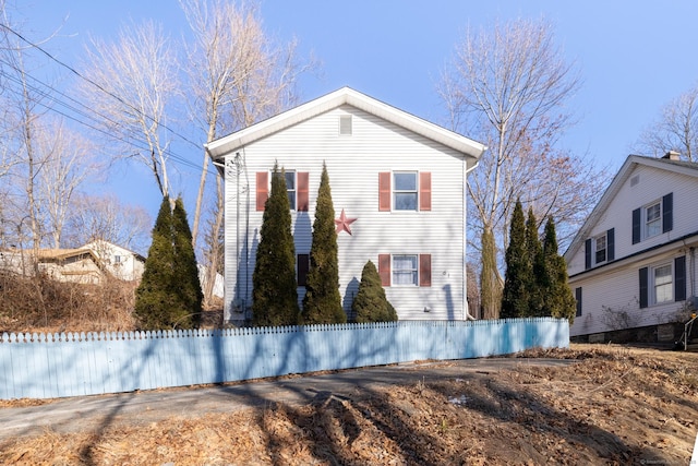 view of front of property