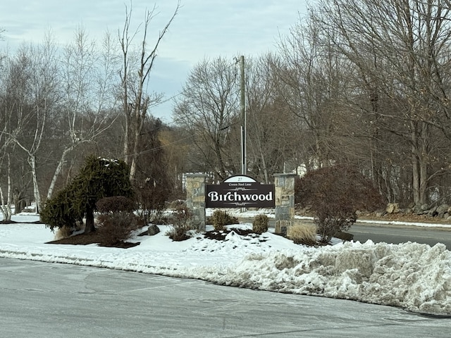 view of community / neighborhood sign