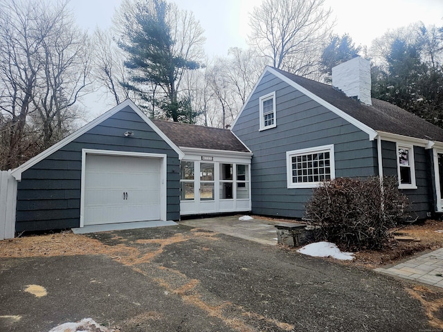 view of front facade featuring a garage