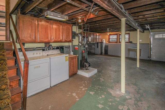 basement featuring washing machine and dryer