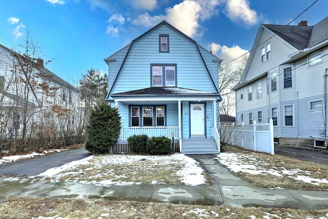 view of front of home featuring covered porch