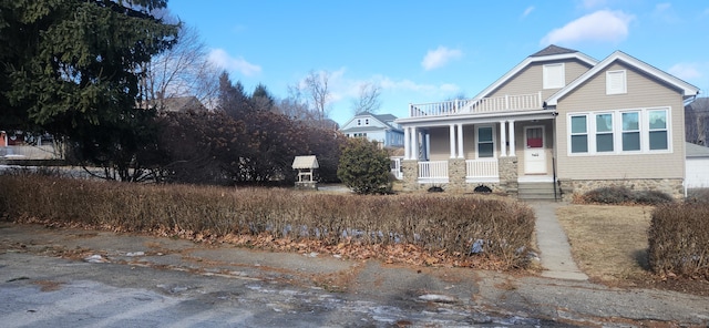 view of front of house with covered porch